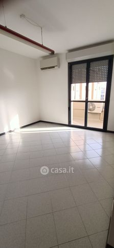 Ufficio in commerciale in Via della Provvidenza
