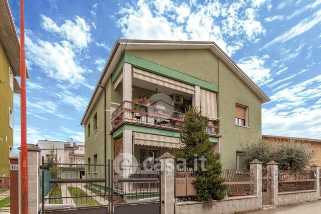 Appartamento in residenziale in Via Monte Baldo 21