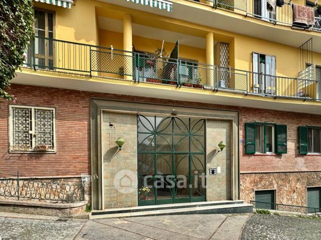 Appartamento in residenziale in Via Aniello Falcone 290