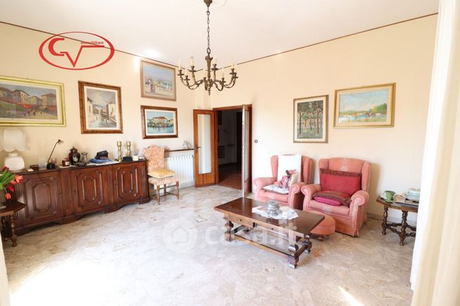 Appartamento in residenziale in Via Ammiraglio Burzagli