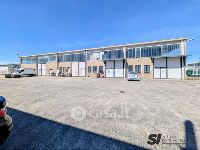 Capannone in commerciale in Largo Luigi Pasteur