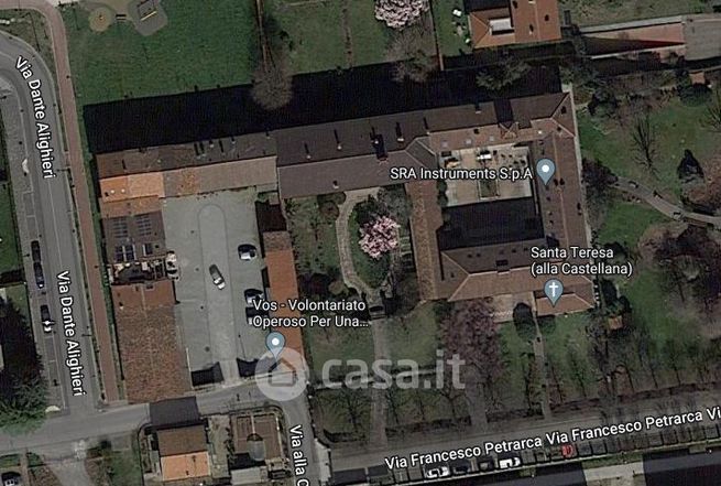 Casa bi/trifamiliare in residenziale in Via Alla Castellana 3