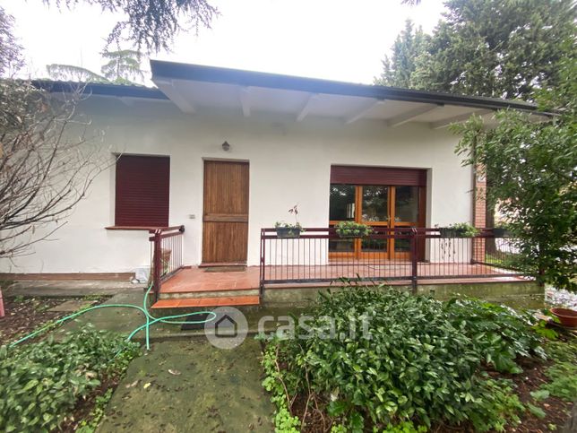 Casa bi/trifamiliare in residenziale in Di Vittorio
