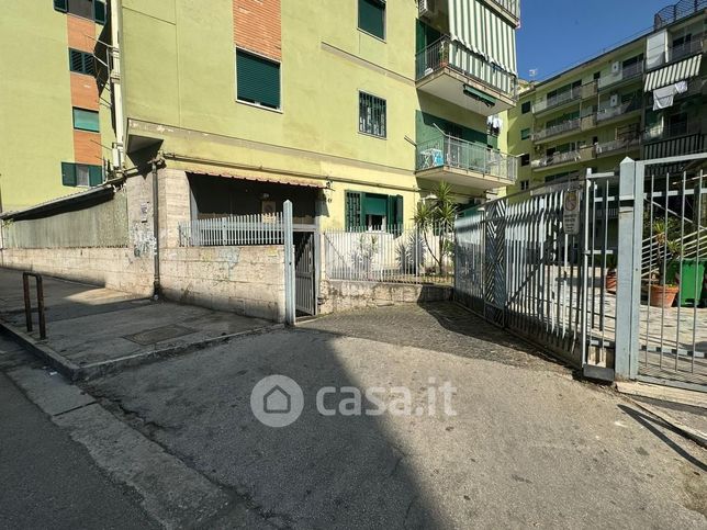 Garage/posto auto in residenziale in Viale Privato degli Asteroidi 4