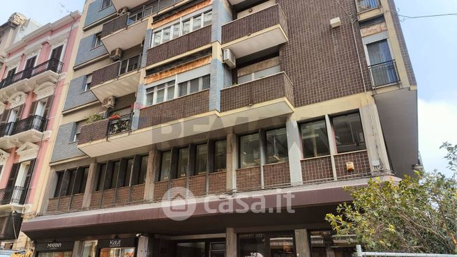 Ufficio in commerciale in Via Argiro 56