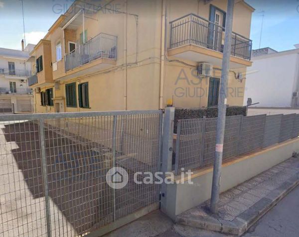 Appartamento in residenziale in Via Carlo Poerio 100