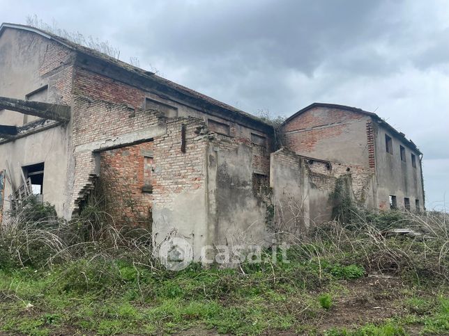 Capannone in commerciale in Via Mondaniga