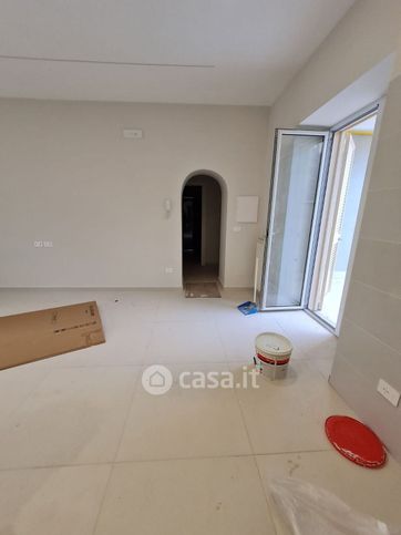 Ufficio in commerciale in Via Napoli