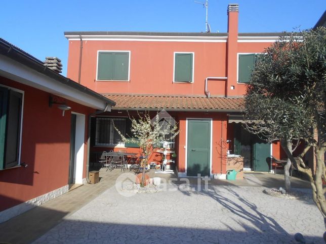 Villa in residenziale in Via Calatafimi 17