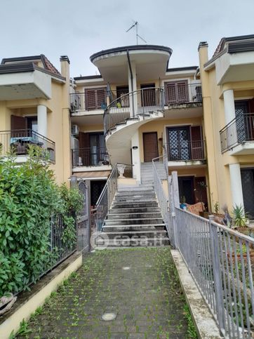 Attico/mansarda in residenziale in Via caracciolo 13