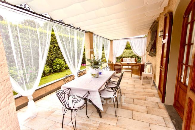 Casa bi/trifamiliare in residenziale in Via Palmiro Togliatti 45