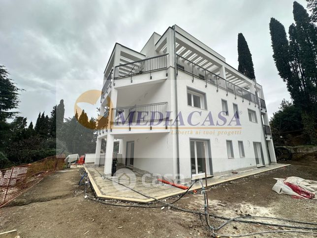 Appartamento in residenziale in Via dell'Isola Farnese 20