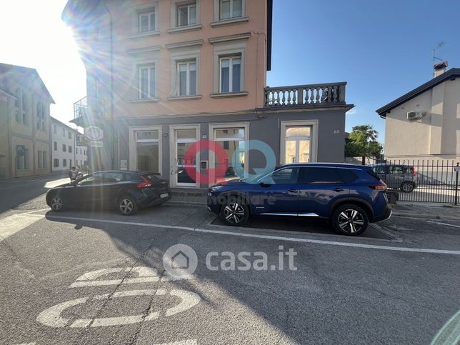 Ufficio in commerciale in Strada Provinciale 2 33 -17