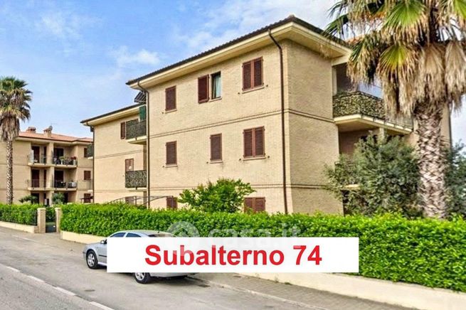 Box/posto auto in residenziale in Via Fratte 6701