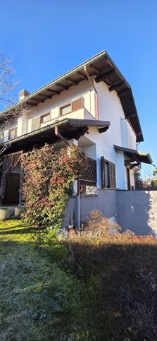 Casa bi/trifamiliare in residenziale in Via Montenevoso