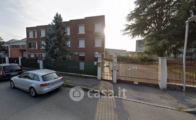 Ufficio in commerciale in