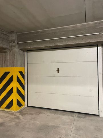 Garage/posto auto in residenziale in Via Cesare Terranova 6