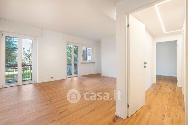 Appartamento in residenziale in Via Umberto Giordano 3