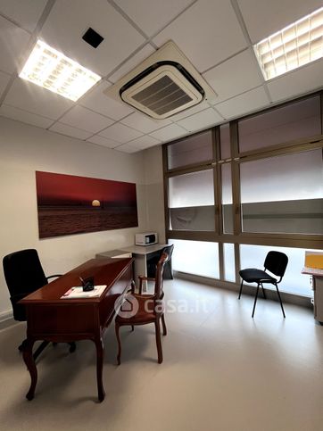 Ufficio in commerciale in Via Francesco Petrarca 9