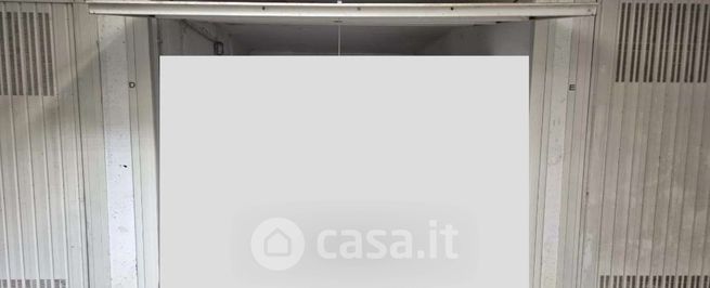 Box/posto auto in residenziale in Via Morganti