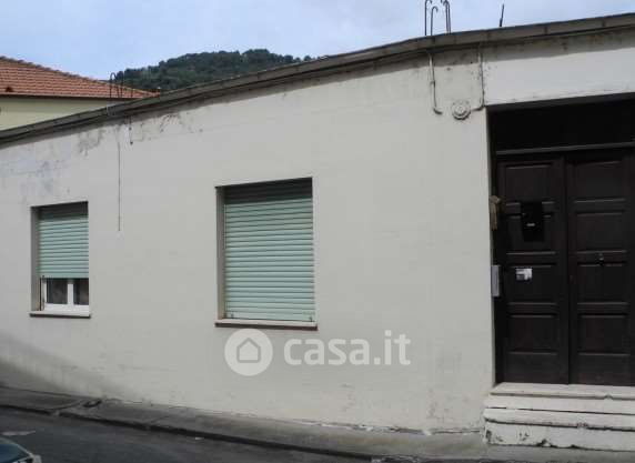 Appartamento in residenziale in Via Anacleto Hughes 9