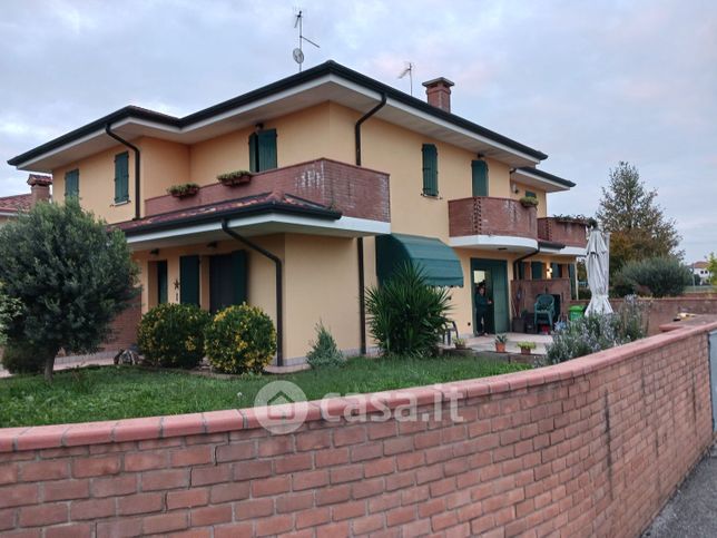 Villetta a schiera in residenziale in Via al Donatore 15