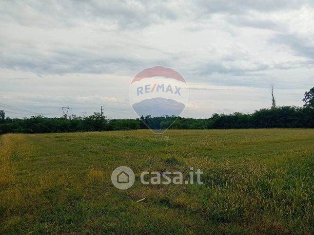 Terreno agricolo in commerciale in 