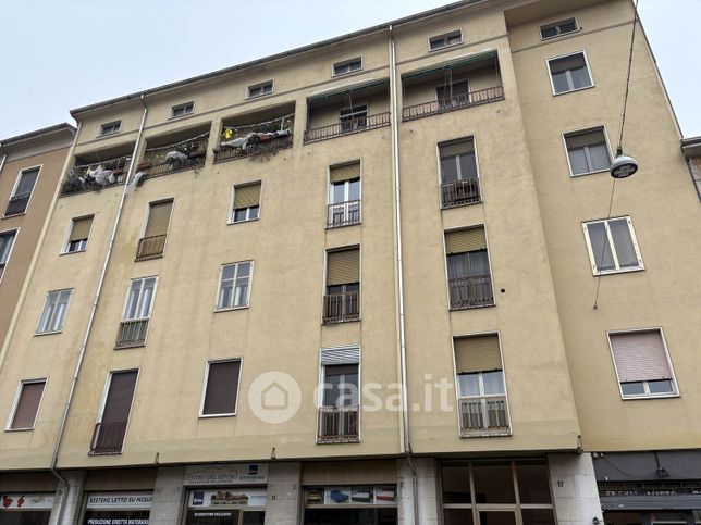 Appartamento in residenziale in Via Enrico Dugoni 17