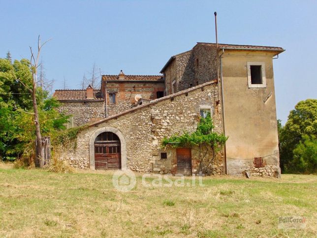 Rustico/casale in residenziale in Via Filippo Turati