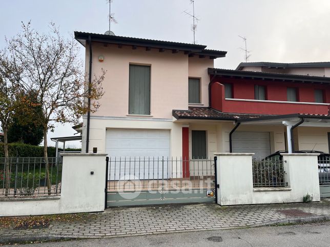 Villetta a schiera in residenziale in Via C. Darwin 14