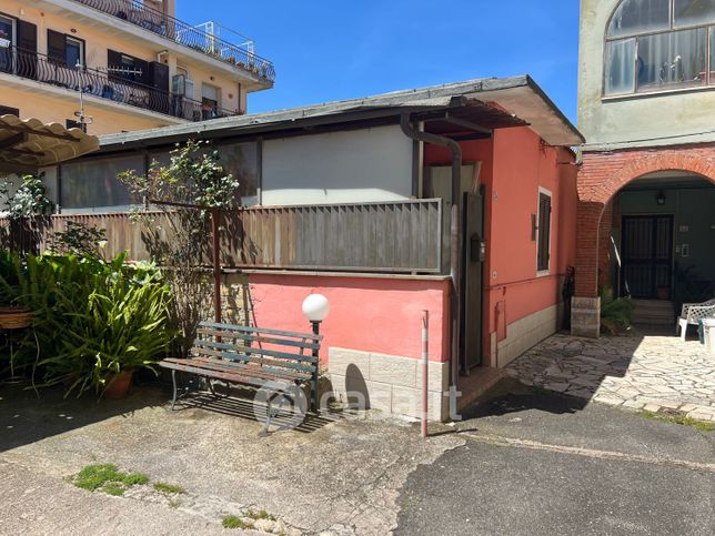 Casa indipendente in residenziale in Via Cesare Battisti 24