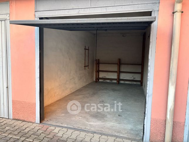 Garage/posto auto in residenziale in Via Giuseppina