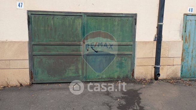 Garage/posto auto in residenziale in Via San Sofia 107