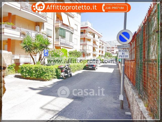 Garage/posto auto in residenziale in Via Appia Lato Napoli 193