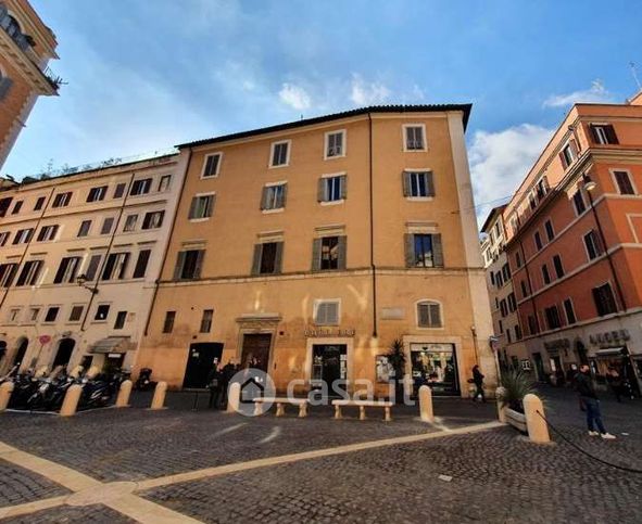 Appartamento in residenziale in Piazza del Teatro di Pompeo 43