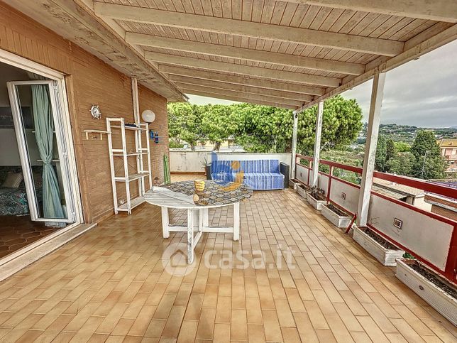 Appartamento in residenziale in Via Col di Lana