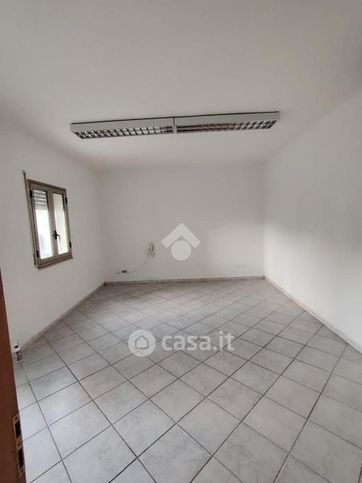 Ufficio in commerciale in Viale Italia 69