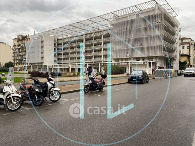 Garage/posto auto in residenziale in Piazza Luigi Dallapiccola