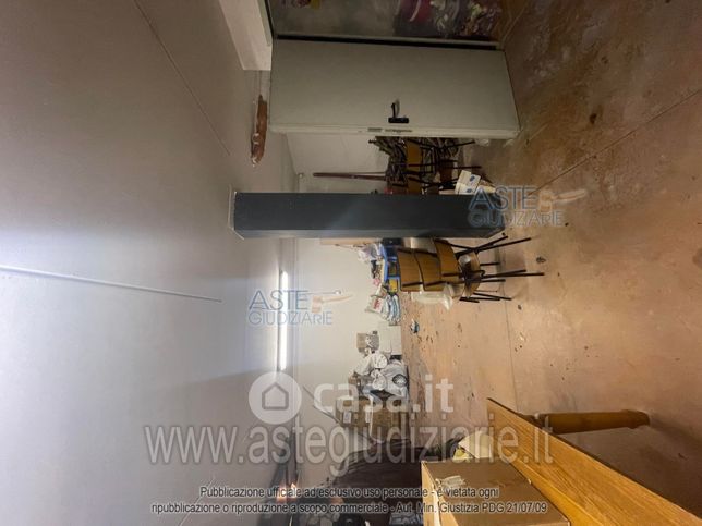 Box/posto auto in residenziale in Via Andrea LONGHI 2