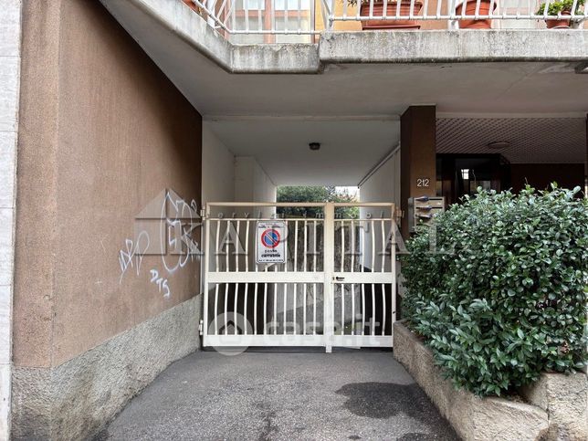 Box/posto auto in residenziale in Via Renzo del Riccio 73