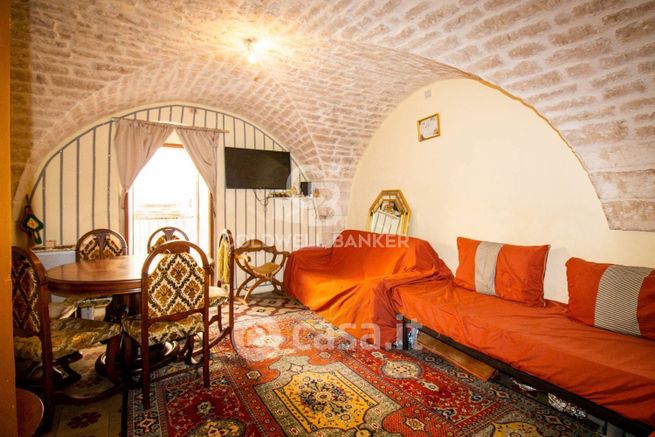 Casa indipendente in residenziale in Via Roma 48