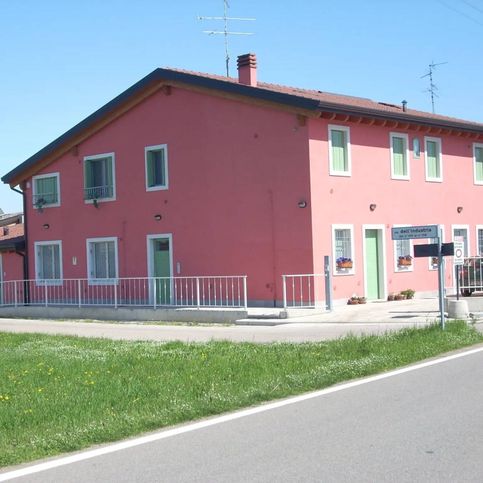 Box/posto auto in residenziale in Via Dell Industria