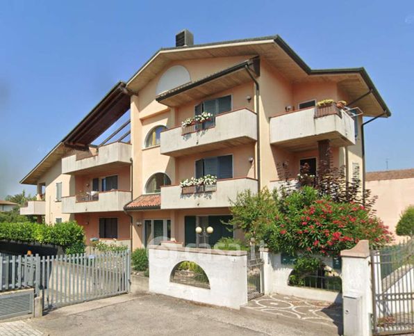 Appartamento in residenziale in Via G. Falcone 9