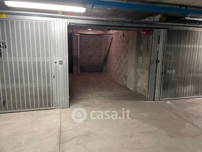 Box/posto auto in residenziale in Viale Dalmazia 2