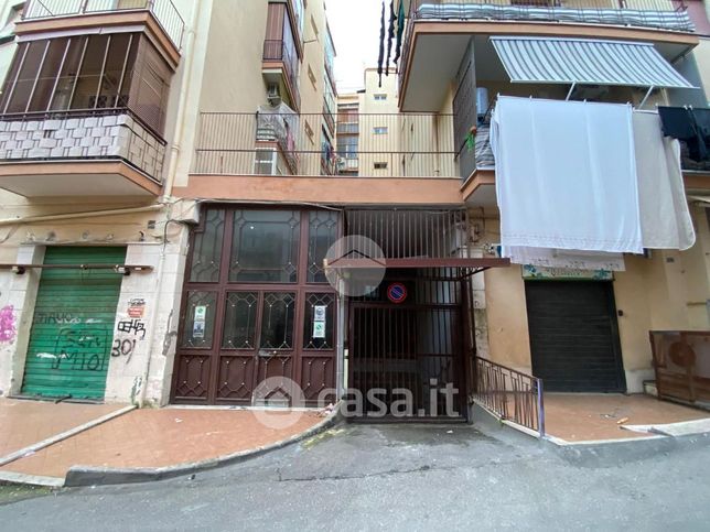 Box/posto auto in residenziale in Via Teatro 8