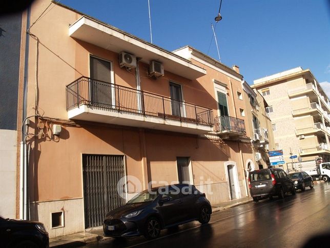 Casa indipendente in residenziale in 