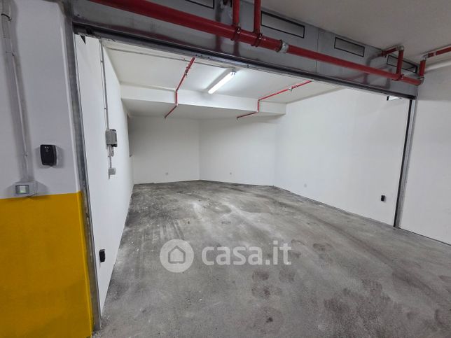 Box/posto auto in residenziale in Via Redentore