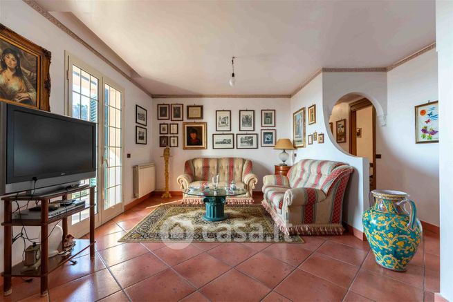 Appartamento in residenziale in Via Avvocato Vincenzo Cirincione 33