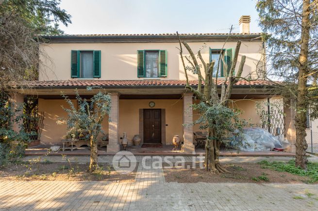 Casa indipendente in residenziale in 
