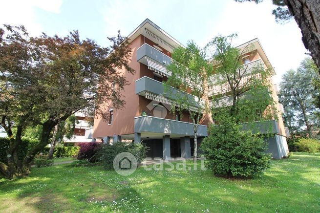 Appartamento in residenziale in Via Marche 16